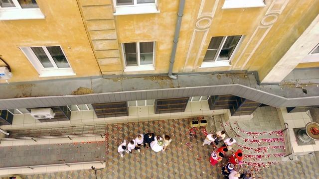 Рубцовск. Свадьба в ЗАГСе на пл. Ленина. Съемка с квадрокоптера смотреть онлайн