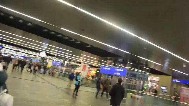 Відень. Головний вокзал смотреть онлайн