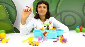 Мультик из игрушек Детский садик - Лепим снеговика - Видео для детей