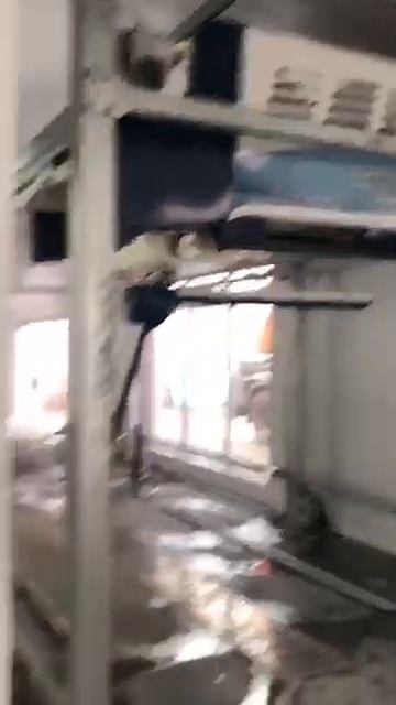 Роботизированная автомойка рядом с АЗС #risense #automobile #а смотреть онлайн