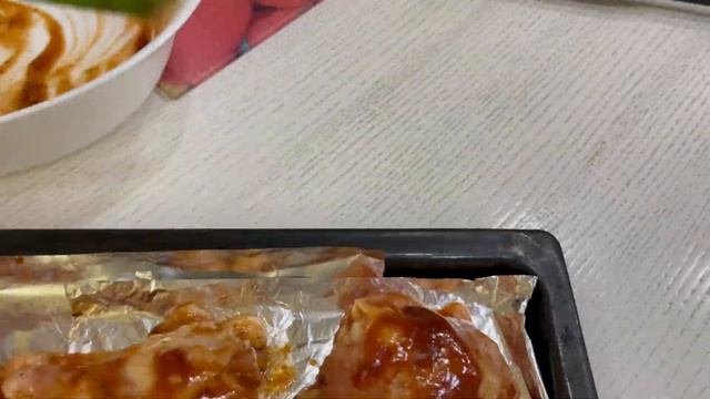 Куриные крылышки в духовке ! в томатном соусе с картофелем. Соус ТАРТАР . смотреть онлайн