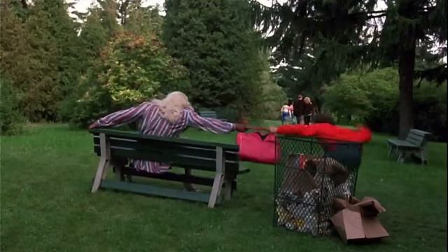 Кража женской сумочки. х\ф "Полицейская академия 3. Переподготовка" 1986г. смотреть онлайн