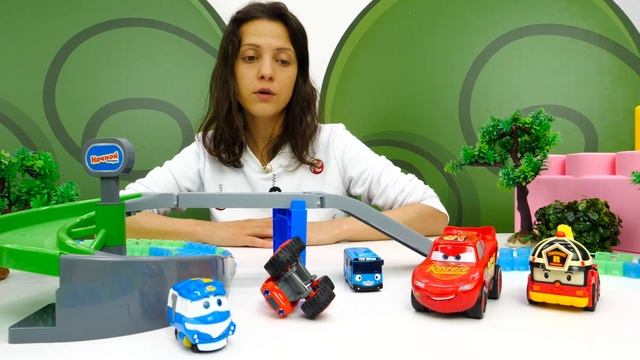 Видео про машинки и гонки для детей. Детский сад в автомастерской! смотреть онлайн