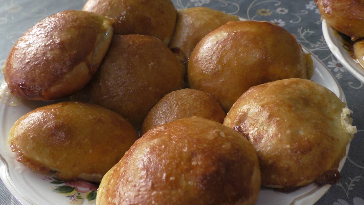 Пироги с щавелем! Напекли все вместе! смотреть онлайн