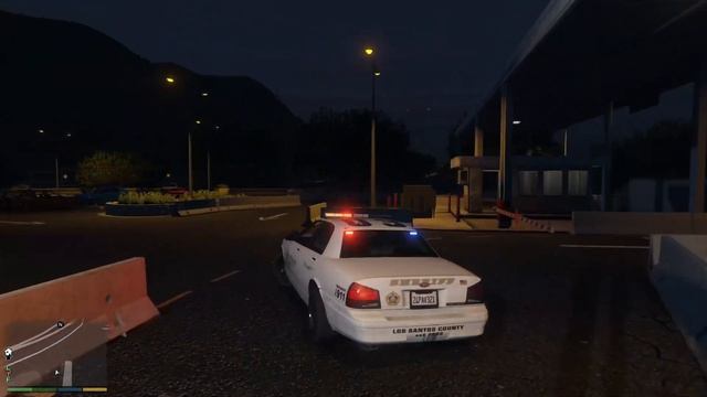 Как посадить самолёт на оживлённую трассу GTA 5 Полиция смотреть онлайн