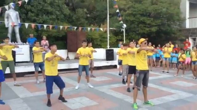Физминутка 8 отряд 4 смена "Санаторий "Магадан" смотреть онлайн