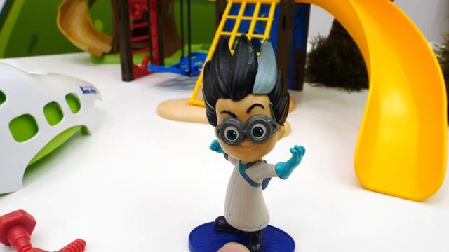 Игры для детей дома - Герои в масках и самолет - Мультик из игрушек Детский садик Капуки смотреть онлайн