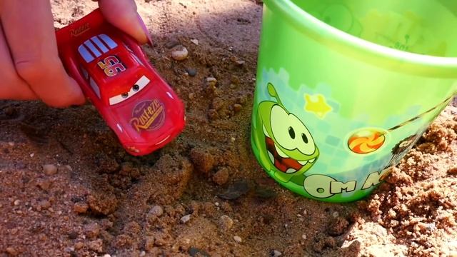 Про машинки в детском садике - Игры в песочницу - Сборник видео для детей смотреть онлайн