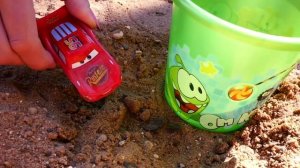 Про машинки в детском садике - Игры в песочницу - Сборник видео для детей