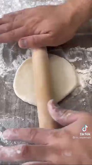 Пирожки с сырной начинкой) смотреть онлайн