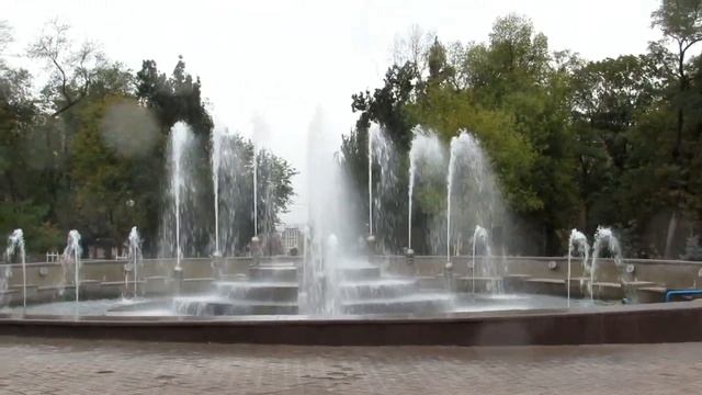 Мариуполь Театральный сквер смотреть онлайн