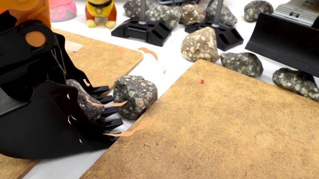 Щенячий Патруль и Машинки ремонтируют Дорогу! Детский Сад для игрушек в видео игре онлайн смотреть онлайн