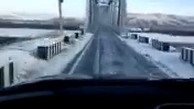 Прикол Российские дороги Почувствуй себя водителем авто и машинистом поезда одновременно смотреть онлайн