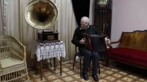 Гармонь шуйская «Чайка-2» 25х25-lll, трёхголосная, с регистром. Тональность – ля-мажор.