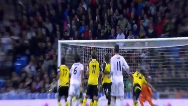 Гарет Бэйл забивает со штрафного за Реал Мадрид . Реал Мадрид-Севилья. 31.10.2013