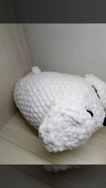 Мышка подушка 44 на 25 см связана из плюшевой пряжи. смотреть онлайн