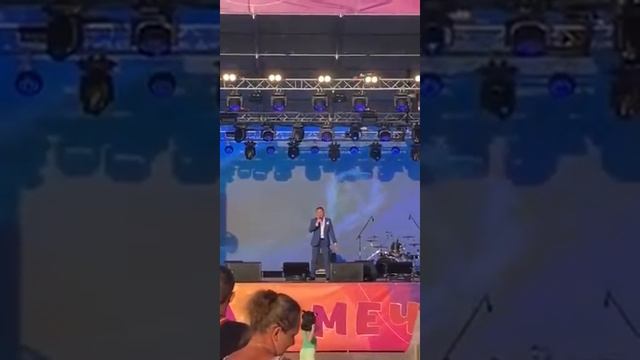 Поёт Алексей Ярошевич