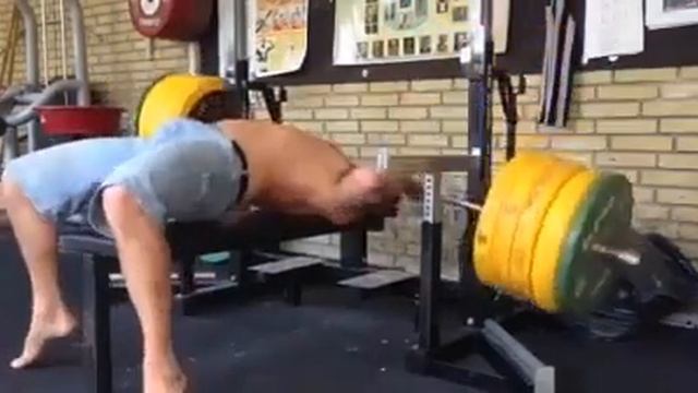 Чуть не сломал себе шею (gym Gone Wrong)