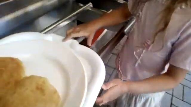 2 день 1 часть кофе-столовая Голодная утка смотреть онлайн