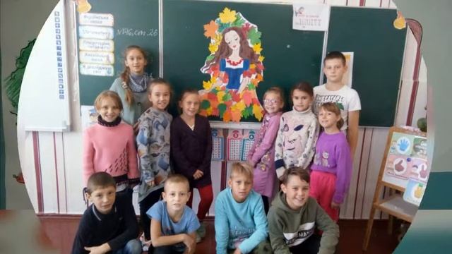 В нашій школі ходить осінь, на гостину щедро просить! смотреть онлайн