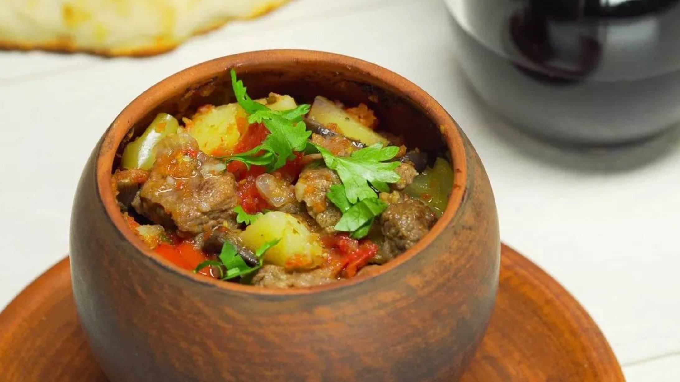 Знаменитые грузинские ЧАНАХИ в горшочках - необычайно вкусно! Рецепт от Всегда Вкусно! смотреть онлайн