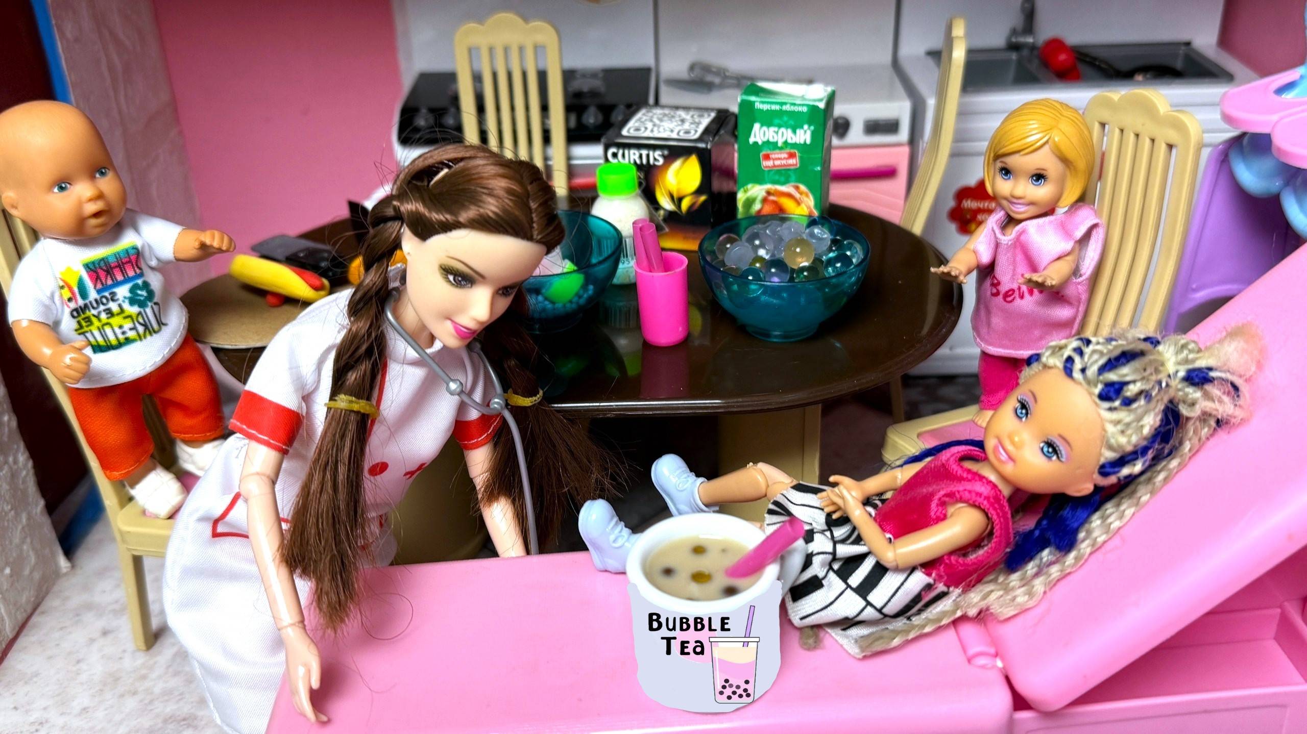 БАБЛ ТИ выпила, МАМА врача ВЫЗВАЛА😱🥤 Катя и Макс веселая семейка! Куклы Барби ИСТОРИИ ДАРИНЕЛКАТВ смотреть онлайн