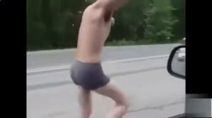 Остановите Вите надо выйти! прикол весело танцуют!