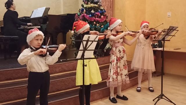 С наступающим Новым Годом!! смотреть онлайн