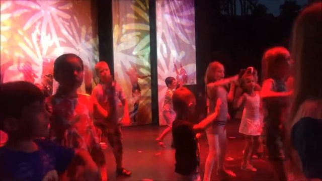 Ярослав и Святослав на дискотеке в отеле Alva Donna World Palace смотреть онлайн