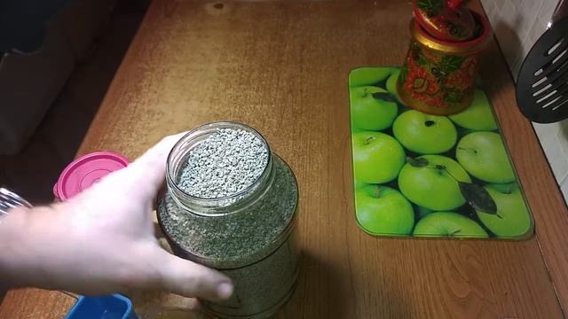 На рынок Садовод за комбикормом. Успешный эксперимент по выведению перепелов на батарее в квартире смотреть онлайн