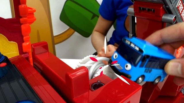 Мультик про Машинки - Пожарная машинка и пожар - Детский садик Капуки Кануки 2 смена смотреть онлайн