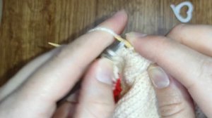 Простая бесшовная кофточка спицами для новорожденного