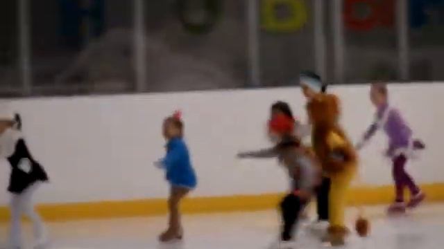 29.12.08 Ксения на ёлке (4года 3месяца) смотреть онлайн