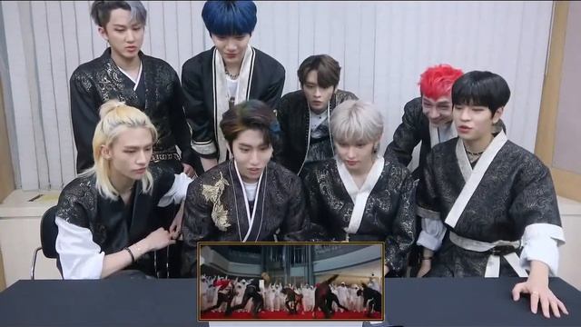 [RUS SUB\РУС САБ] Реакция Stray Kids на клип 'Back Door' смотреть онлайн