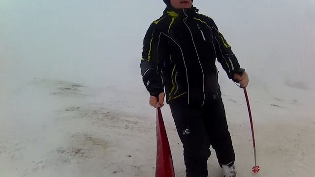 Катаюсь в тумане на Драгобрате, жалко лыжи хоть они и прокатные смотреть онлайн