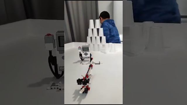 метание снежков LEGO EV3