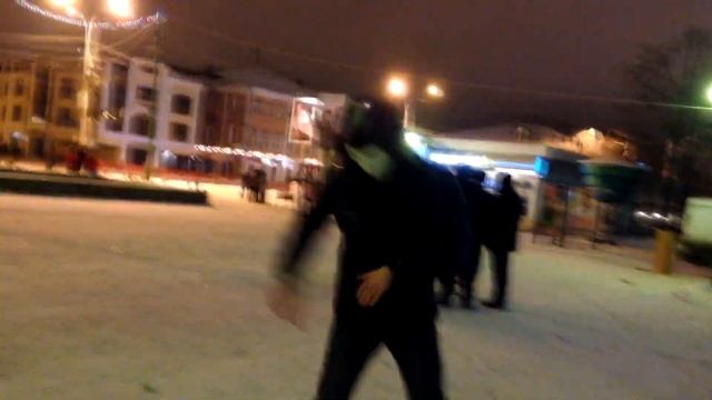 Танцующий фрик в маске анонимуса смотреть онлайн