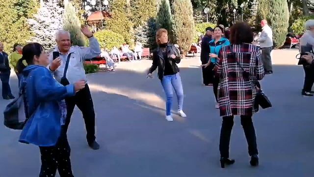 Недолюбила Танцы в парке Горького Харьков Сентябрь 2021 смотреть онлайн