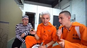 Побег из картонной тюрьмы Влад А4