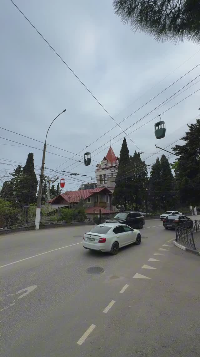 Атмосфера Ялты. Канатная дорого Ялта-Горка #ялтакрым #ялта2025 #ялтасегодня смотреть онлайн