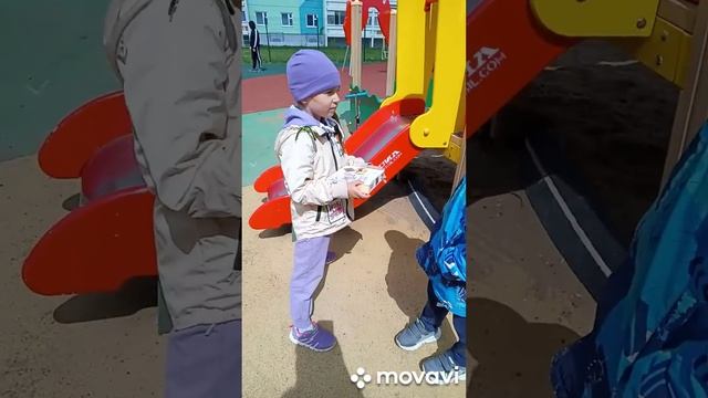 Лина Ангел играет в игру 