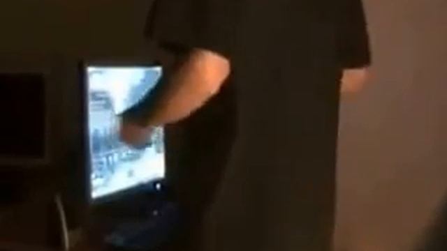 Девушка удалила парню аккаунт в WoW.mp4 смотреть онлайн