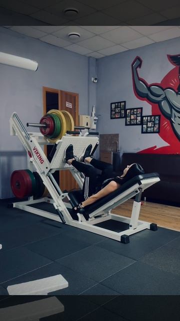 Работаем 💪 #тренажерныйзал #тренировка #фитнес #юмор #befit #gym #gymhumor #humor #training #спорт