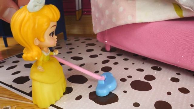 Детское видео про игрушки для девочек. Генеральная уборка в Детском саду! смотреть онлайн