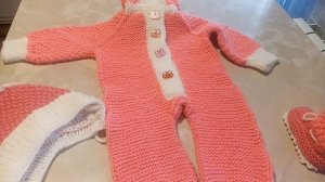 Комбинезон с капюшоном спицами на возраст 0-3 месяца. О?