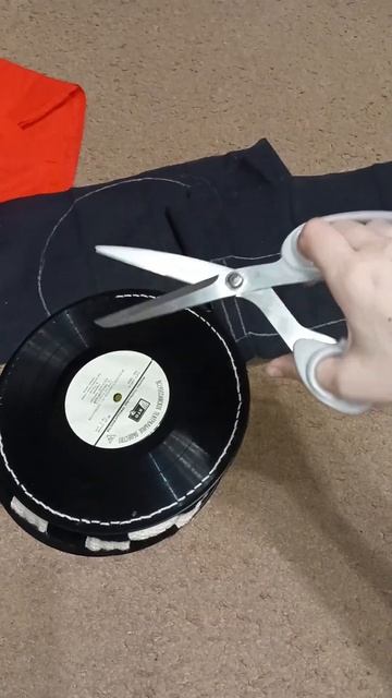 Сумка из виниловых пластинок/Bag of vinyl records #diy #handmade #crochet смотреть онлайн