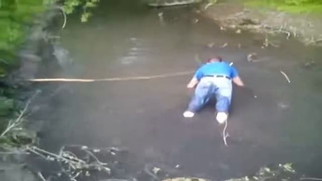 ПЬЯНЫЕ ПРИКОЛЫ НА РЫБАЛКЕ!!! Я РЖАЛ ДО СЛЁЗ КОГДА ДОСМОТРЕЛ! смотреть онлайн