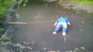 ПЬЯНЫЕ ПРИКОЛЫ НА РЫБАЛКЕ!!! Я РЖАЛ ДО СЛЁЗ КОГДА ДОСМОТРЕЛ!