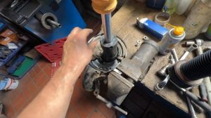 Фольксваген Гольф 7 замена амортизаторов.