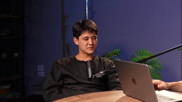 STEPPECOMEDY SHOW #1 КОЛДУН|КОСТЮМ МЕДВЕДЯ|ИЗМЕНА|ДЕЛЬФИНЫ|РОГ смотреть онлайн